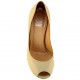 Scarpe beige con tacco alto aperte in punta