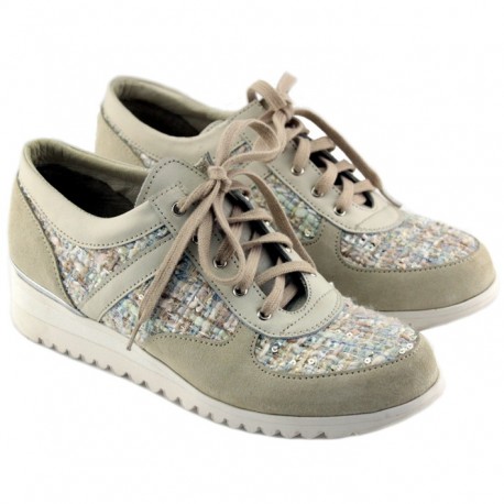 Sneakers con tacco beige e tessuto